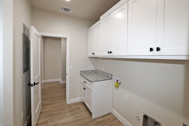 Building Photo - 3251 Tulsa Dr