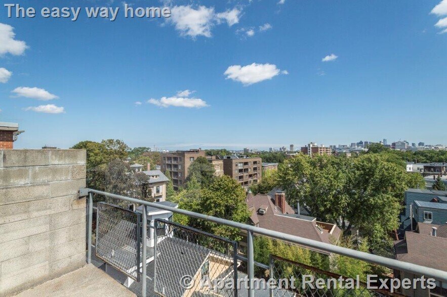 Building Photo - 334 Harvard St