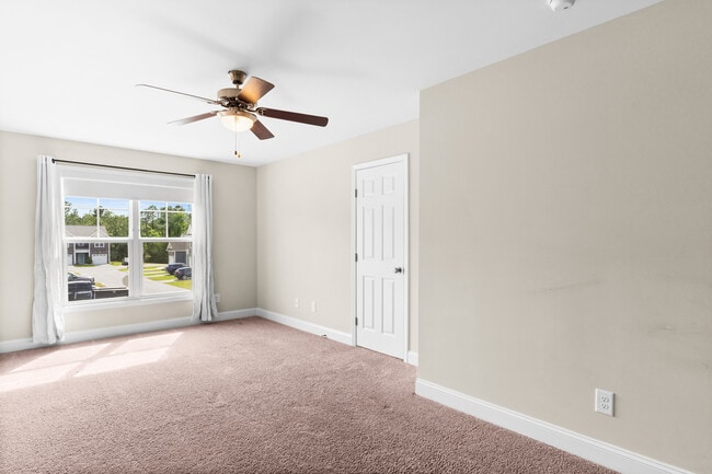 Building Photo - 202 N Stingray Ln