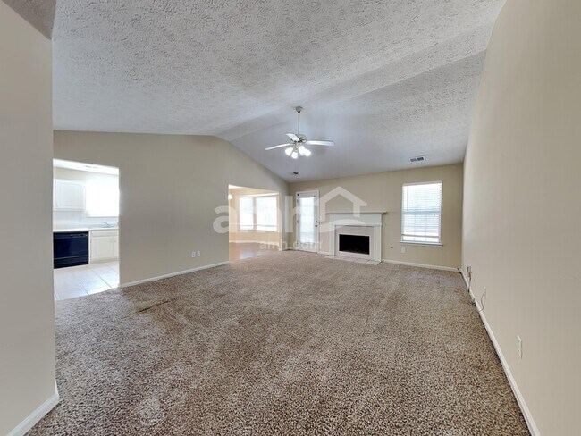 Building Photo - 210 Summer Hill Cir