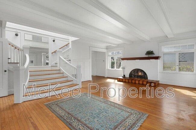 Building Photo - 1115 F Ave