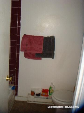 Building Photo - 886 Huntington Ave