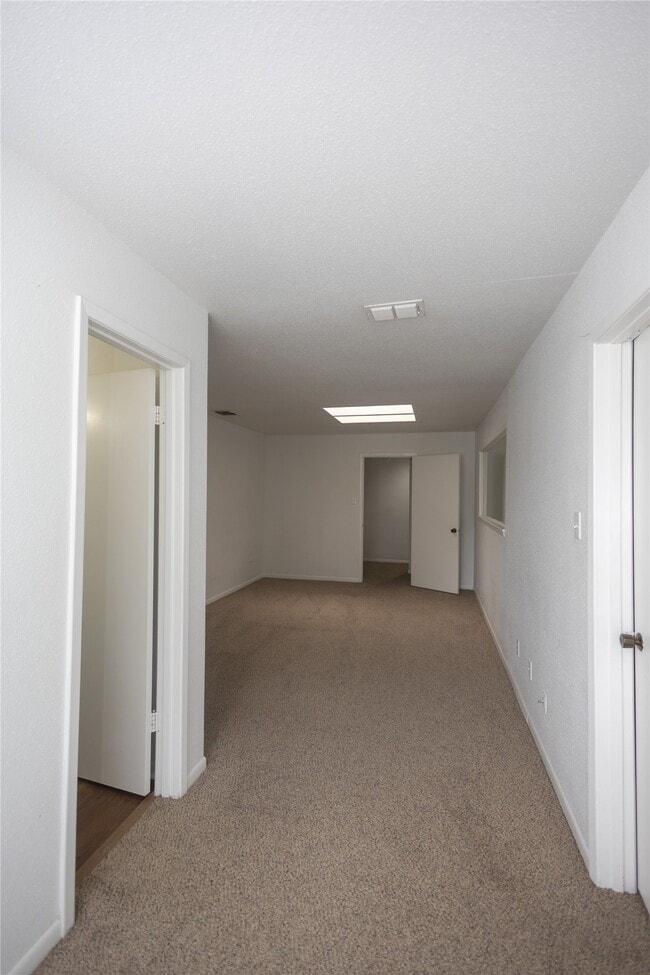 Building Photo - 8100 Cambridge St