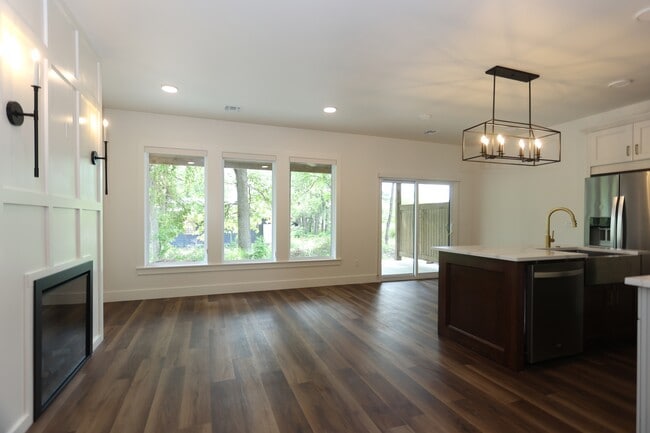 Building Photo - 1797 E Rex Rd