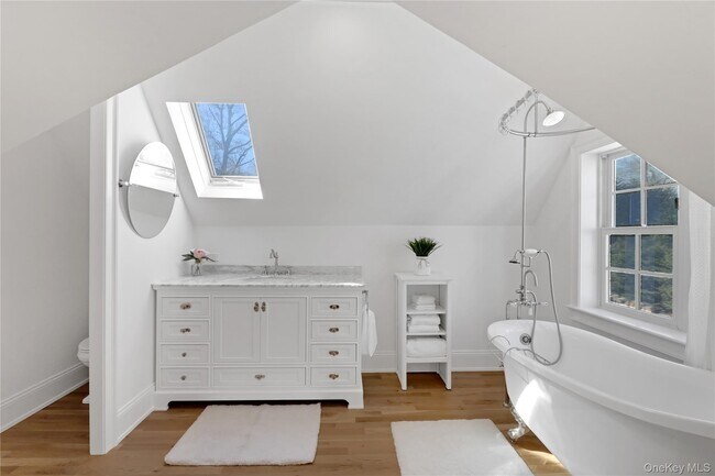 Building Photo - 17C Basket Neck Ln