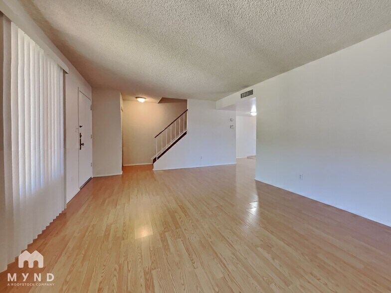 Building Photo - 4305 W Solano Dr N