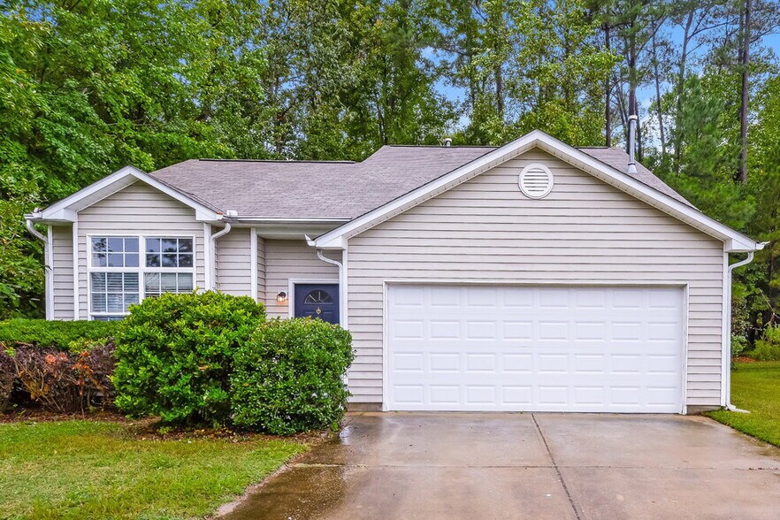 Primary Photo - 215 N Fuquay Springs Ave