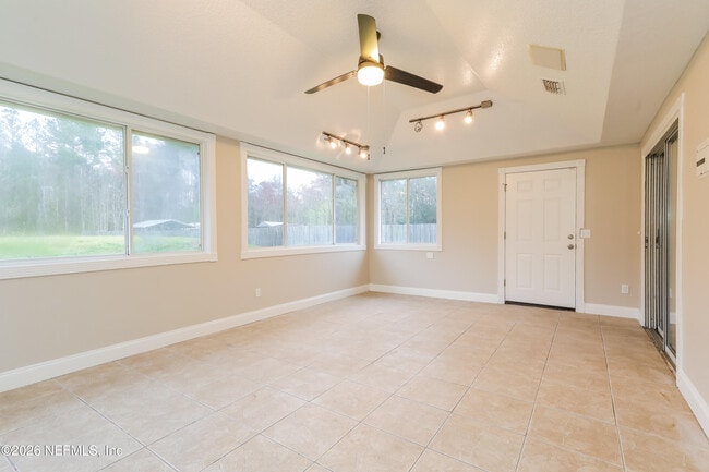 Building Photo - 4088 Everett Ave