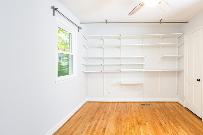 Building Photo - 8524 Manchester Rd