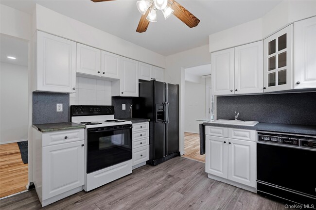 Building Photo - 18-15-69 215th St