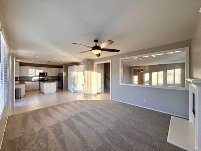 Building Photo - Beautiful 4 bedroom two story house with RV parking for LEASE in Murrieta!