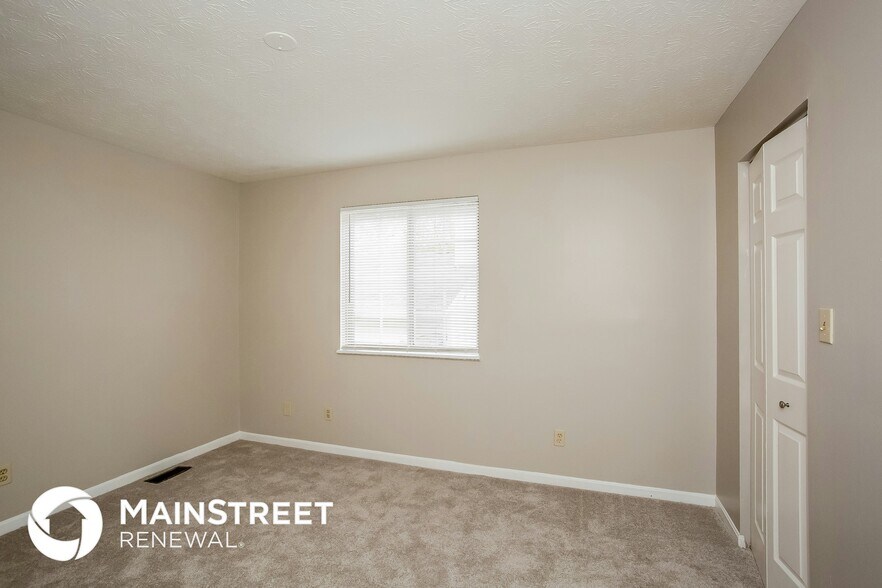 Building Photo - 4051 Luxembourg Cir W