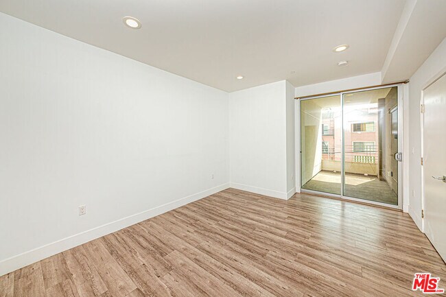 Building Photo - 1101 S Harvard Blvd