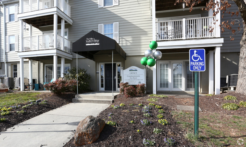 Primary Photo - Villas at Southern Ridge