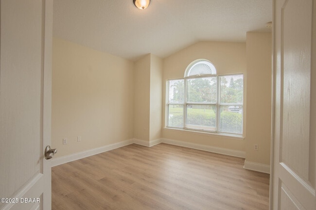 Building Photo - 801 Angelina Ct