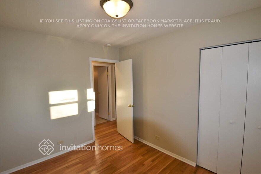 Building Photo - 1513 N Ridge Ave