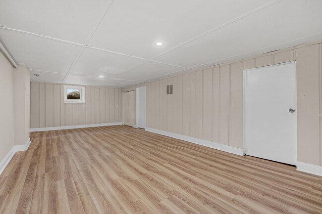Building Photo - 2802 Berwick Ave