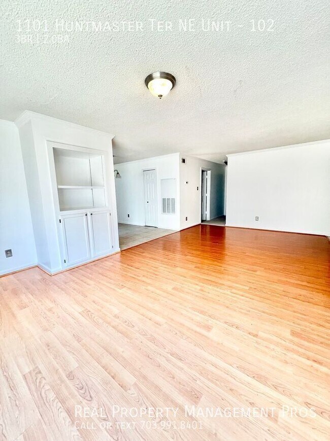 Building Photo - 1101 Huntmaster Terrace NE