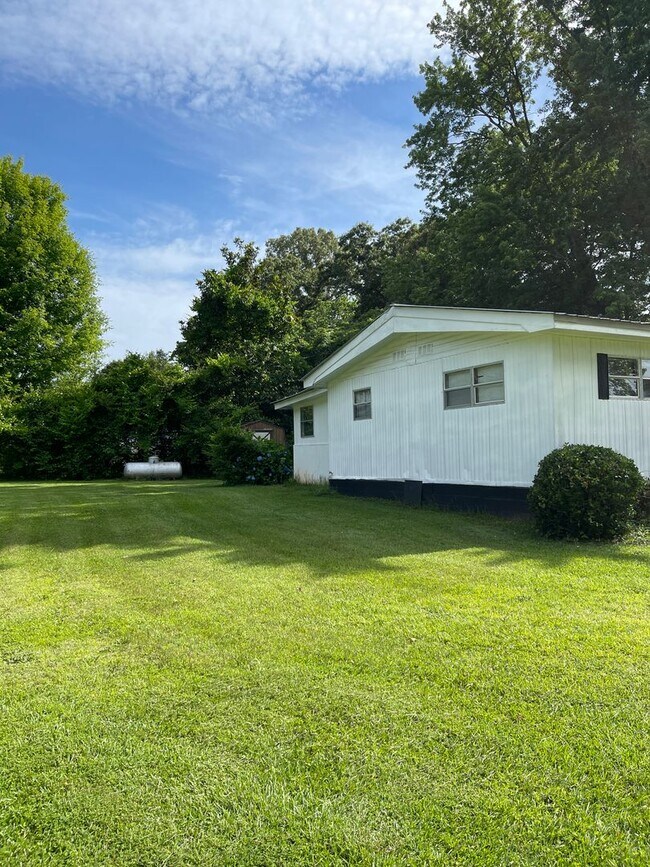 Building Photo - 24 Agan Dr