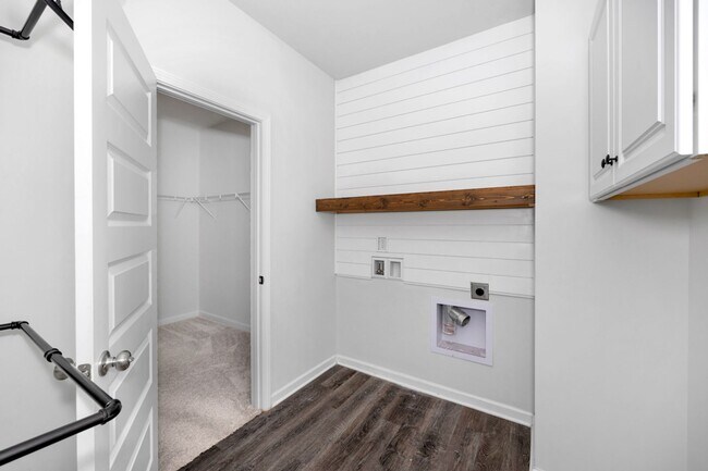 Building Photo - Beautiful 4-Bedroom Home with Office, Bonus Room, and Large Backyard