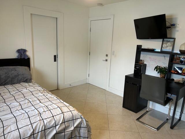 Building Photo - 2400 SW 86th Ave