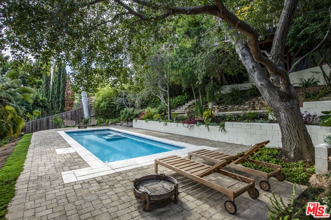 Building Photo - 4458 Dundee Dr