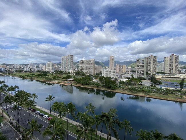 Building Photo - 2121 Ala Wai Blvd
