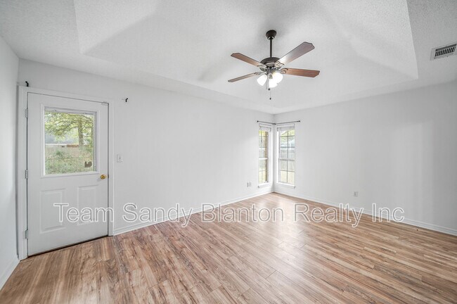 Building Photo - 3313 Country Meadow Ln
