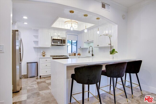 Building Photo - 1909 Pelham Ave