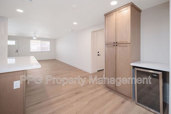 Building Photo - 3718 E Ludlow Dr