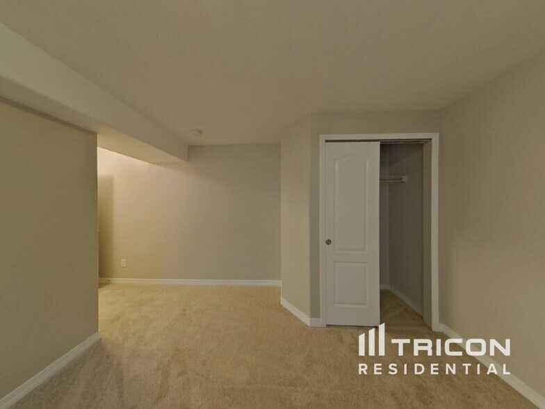 Building Photo - 6659 Silverwind Cir