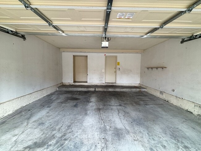 Building Photo - 43301 20th St W