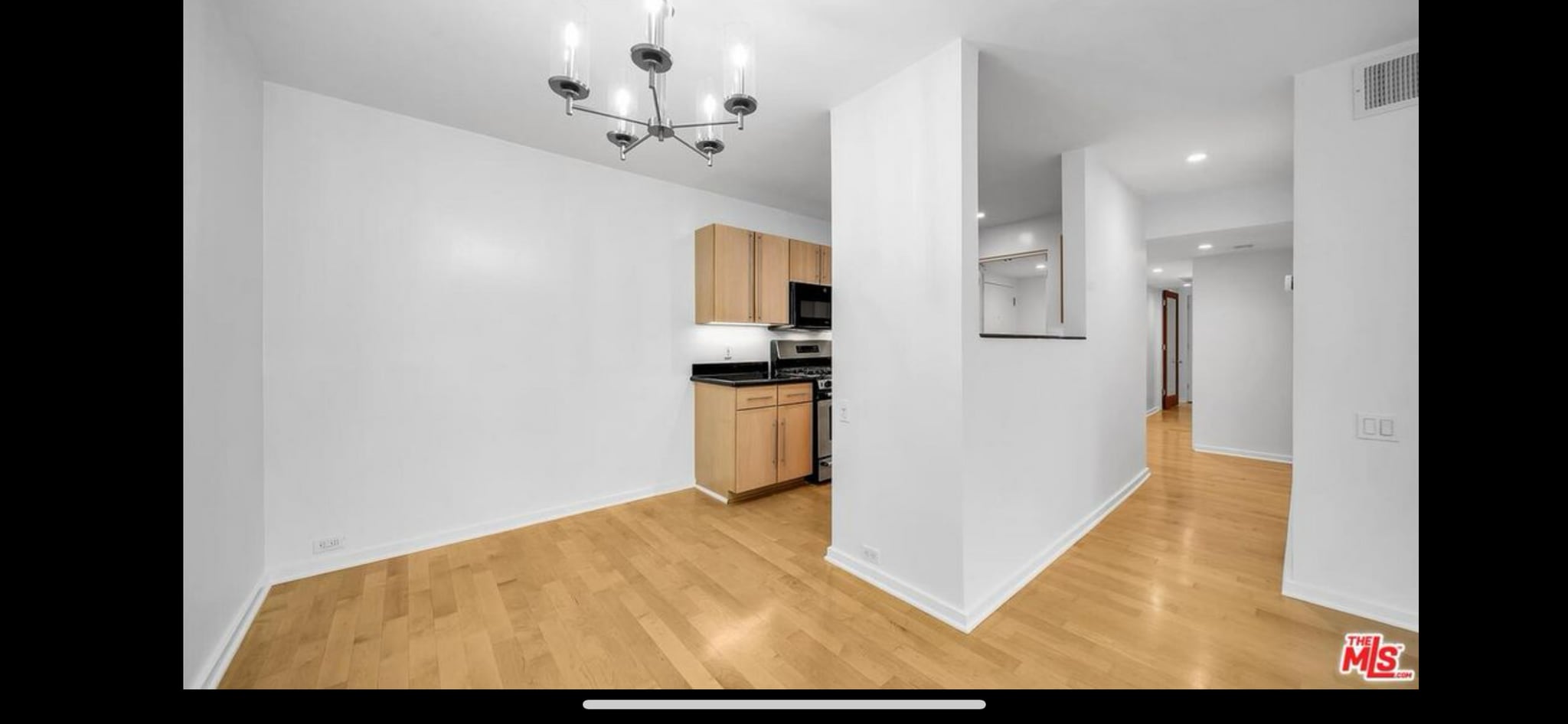 Building Photo - 330 S Barrington Ave