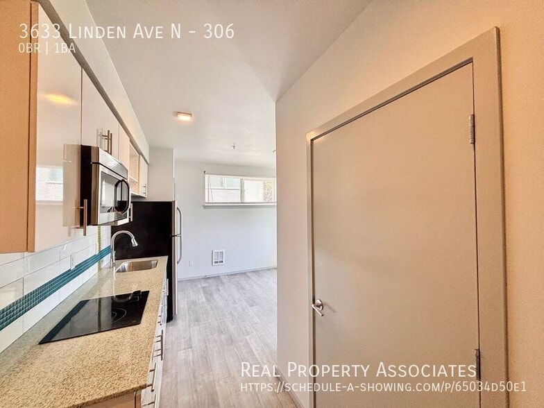 Interior Photo - 3633 Linden Ave N
