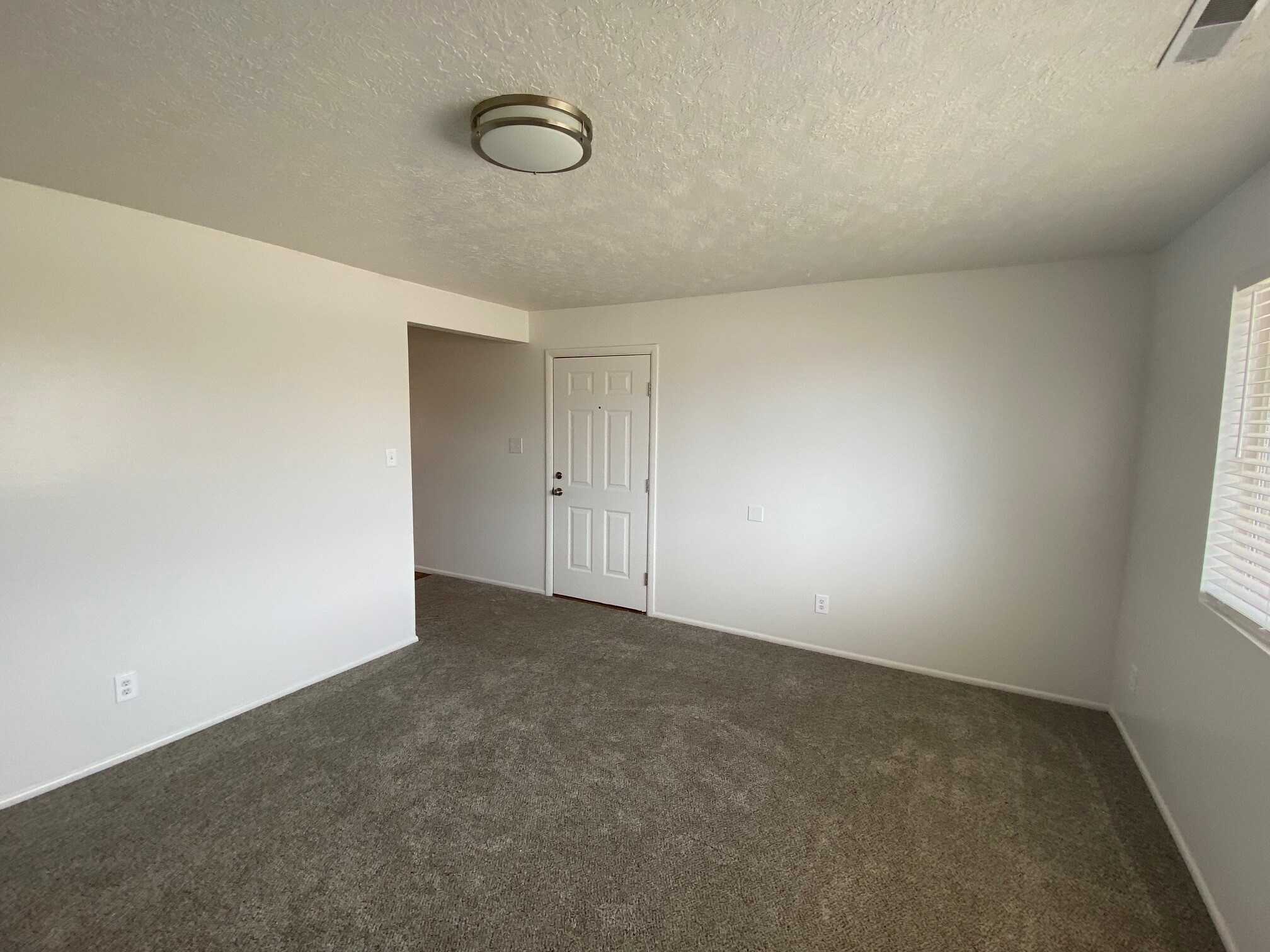 Livingroom - 866 E 500 N