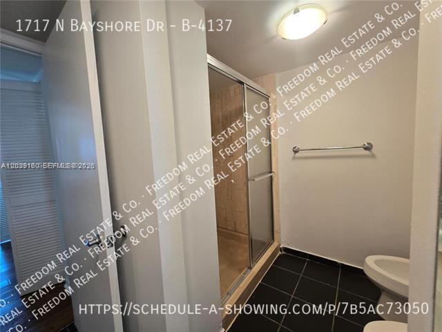 Building Photo - 1717 N Bayshore Dr