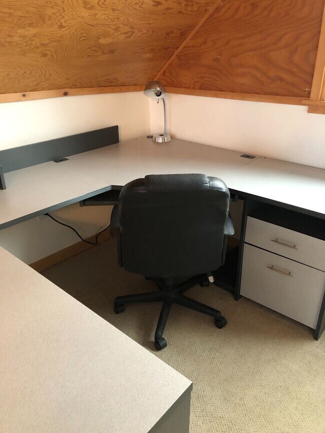 Building Photo - 9774 W King Arthur Dr