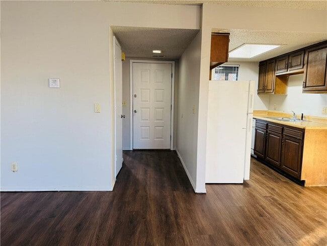 Building Photo - 1701 S West End St