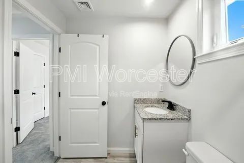 Building Photo - 5 Millie's Wy