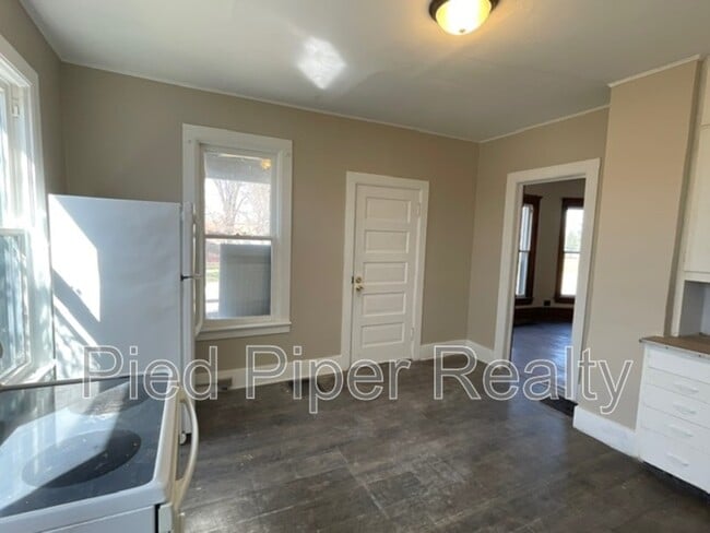 Building Photo - 434 1/2 S State Ave