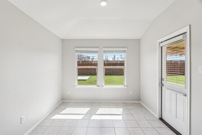 Building Photo - 9701 Kensley Rose Dr