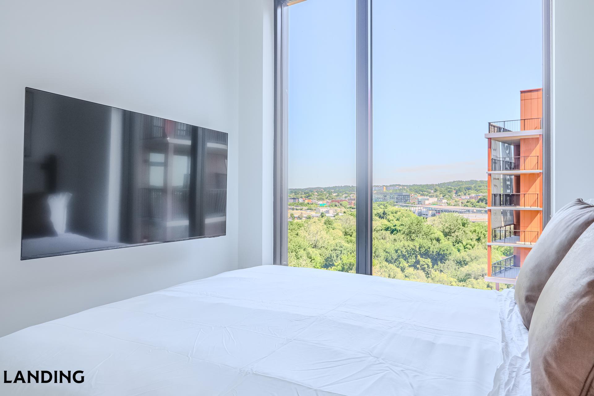 Building Photo - 632 Howard Rd SE