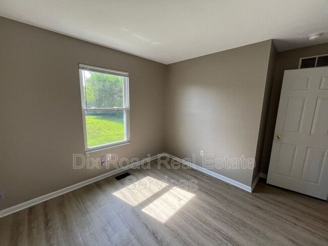 Building Photo - 307 Park Dr
