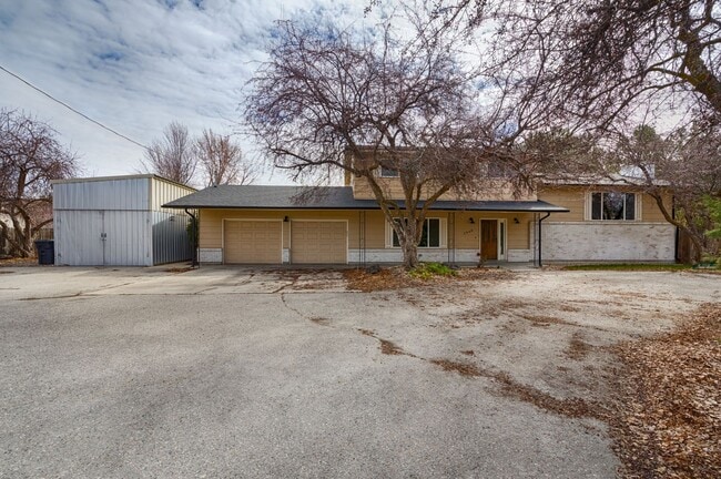 Building Photo - Large home with shop on over 1/2 acre.