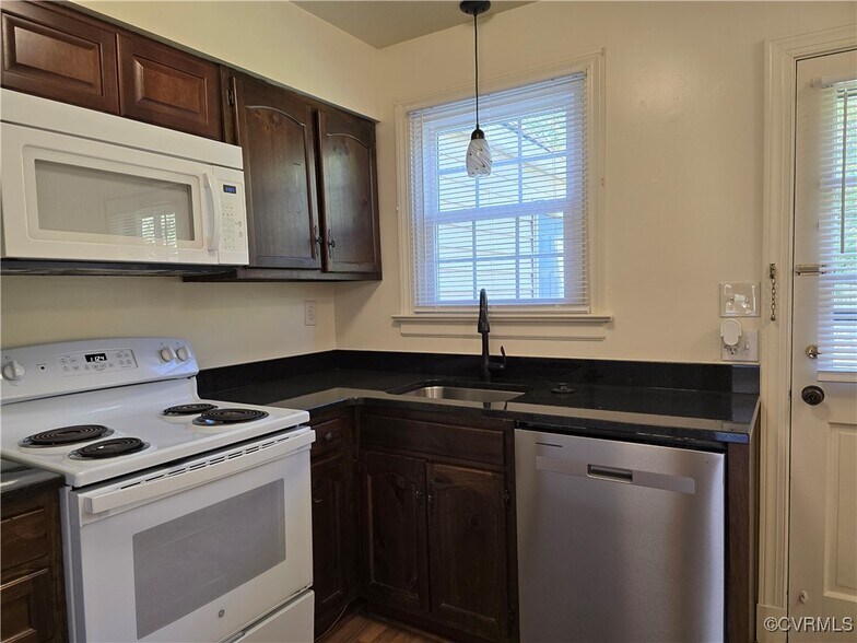Building Photo - 3812 Hermitage Rd