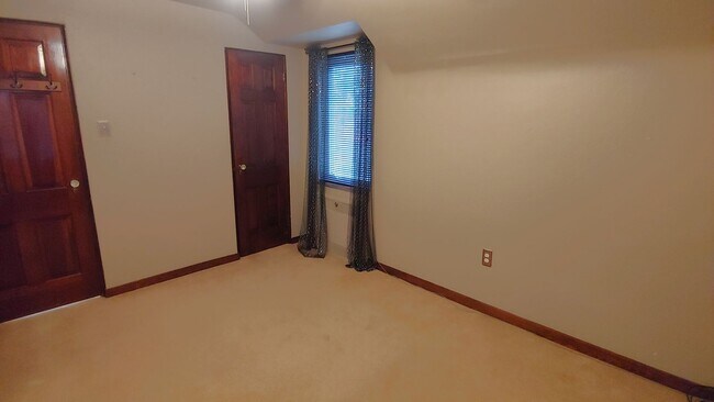 Building Photo - *Beautiful 2BD/2BA Single-Family Home Available in Brentwood*