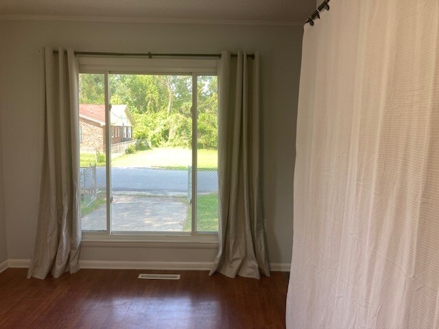 3 Bedroom 2 Full Bath Bungalow Minutes from Downtown Charleston with Charleston Harbor Views - 811 Minnie St