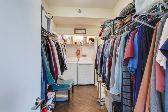 Building Photo - 435 W Erie St