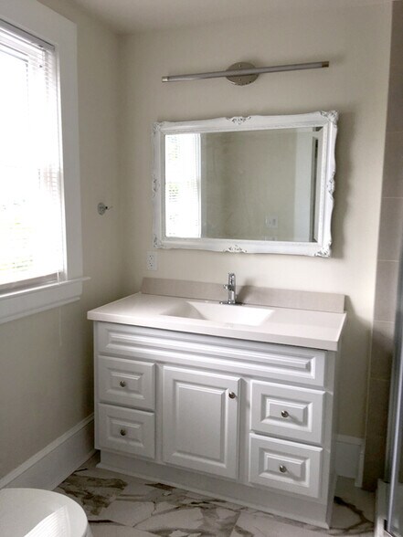 2nd Bathroom - 442 Walnut Ave SE