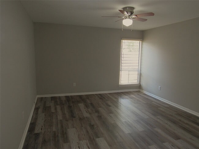 Building Photo - 8414 Beechnut St